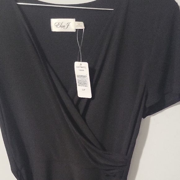 Elegant Black Dress - Picture 3 of 4